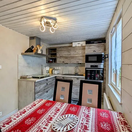 Familial A Avec Balcon Et Parking - Fr-1-589-305