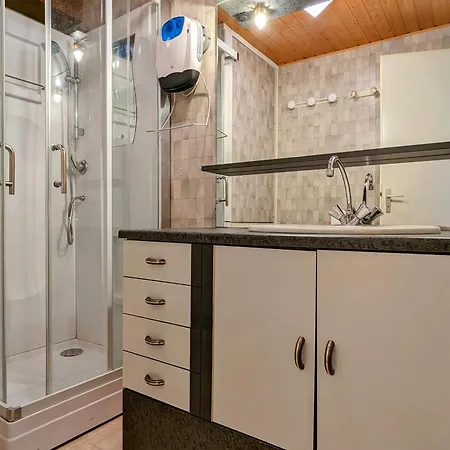 Familial A Avec Balcon Et Parking - Fr-1-589-305 Gérardmer
